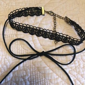 Black lace & tie choker